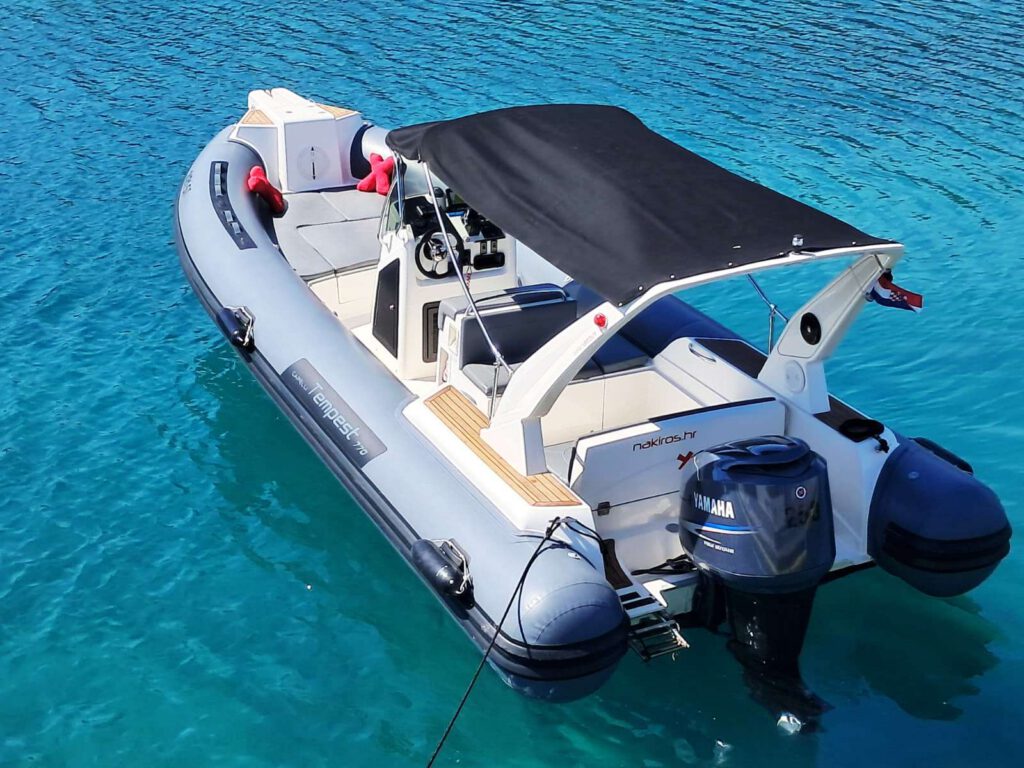 Capelli Tempest 770 Sundeck