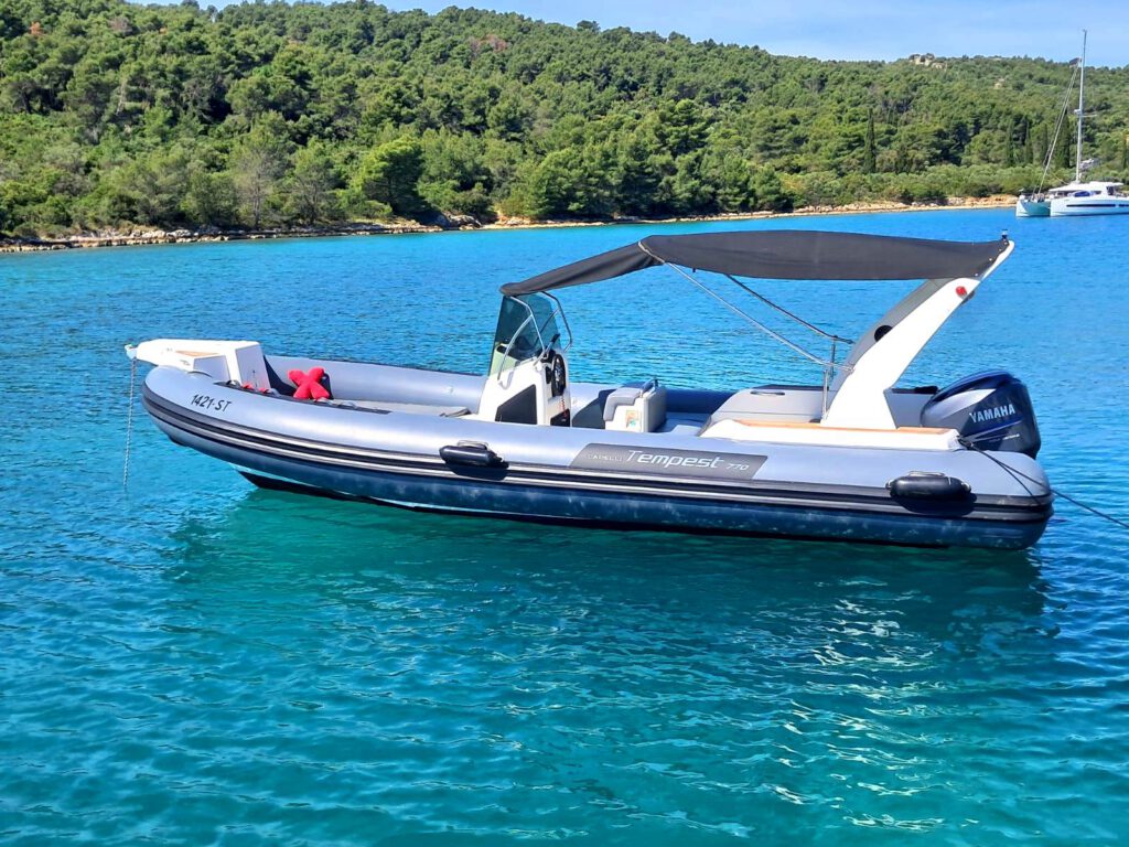 Trogir Boat Rent 770 RIB Sundeck Nakiros Charter
